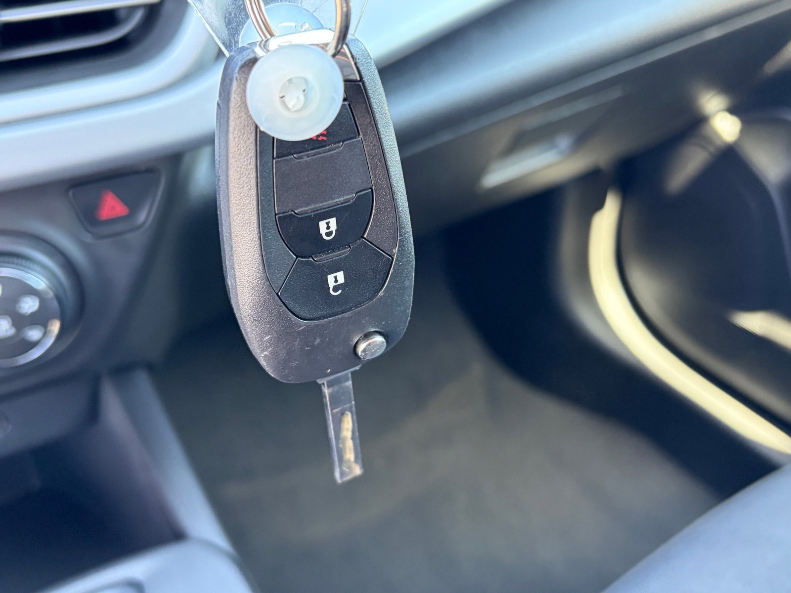 Used 2025 Chevrolet Trax LS image 27