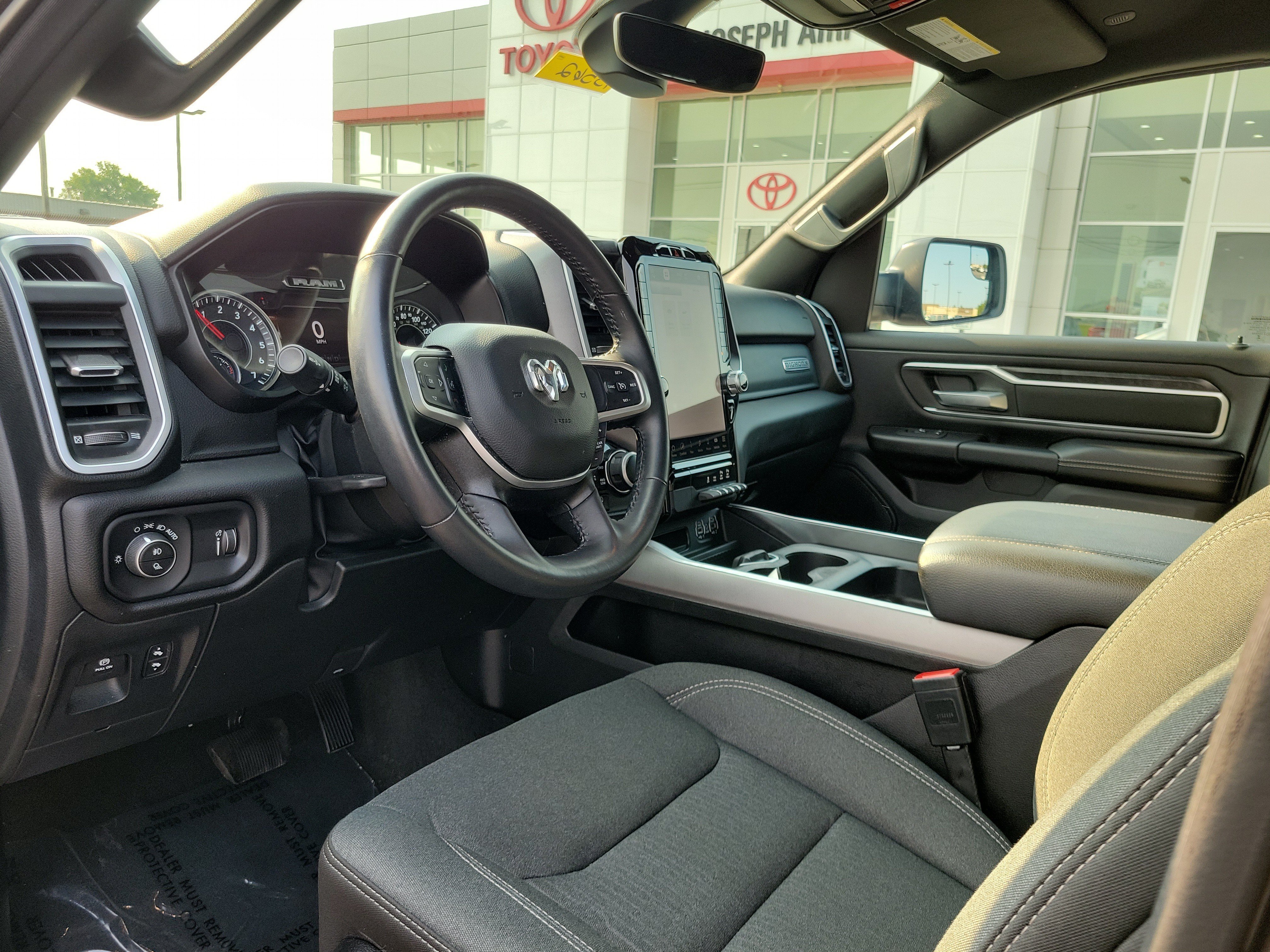 Used 2023 RAM 1500 Big Horn AWD/4WD image 19