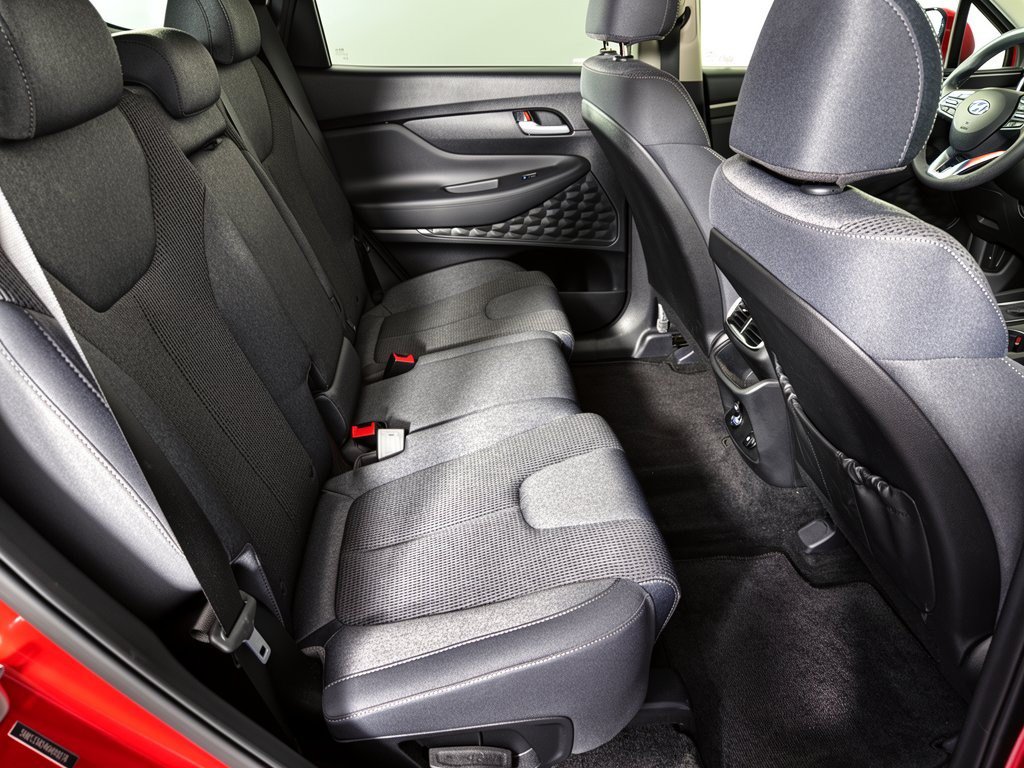Used 2019 Hyundai Santa Fe SEL FWD image 29