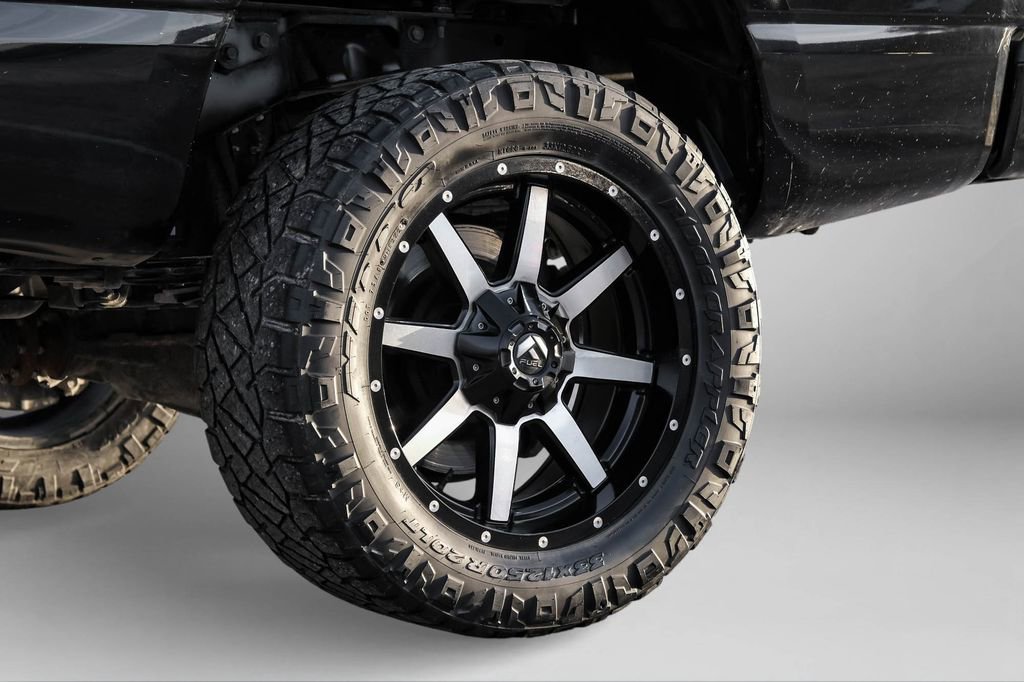 Used 2018 Nissan Titan SV w/ SV Convenience Package image 54