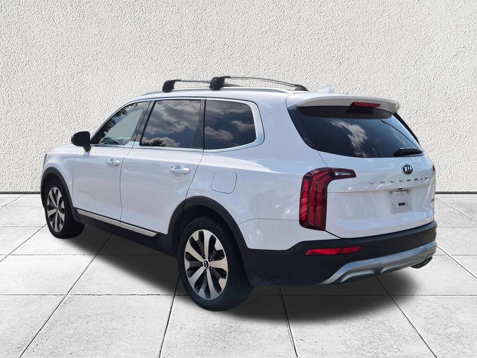 Used 2021 Kia Telluride S FWD image 5