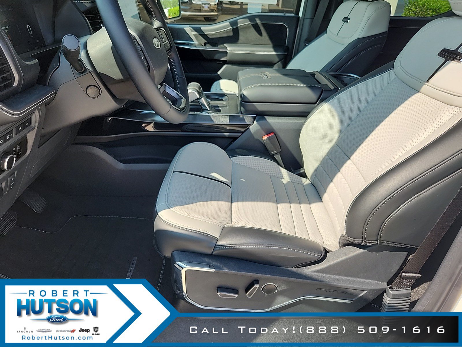 New 2023 Ford F150 Lightning Platinum AWD/4WD image 12