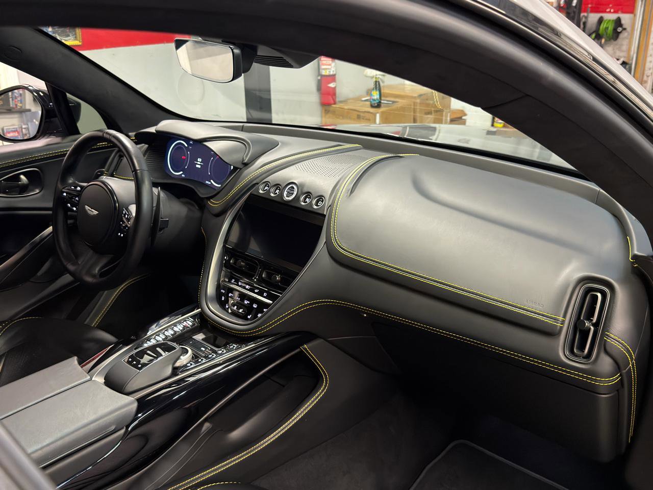 Used 2021 Aston Martin DBX image 21