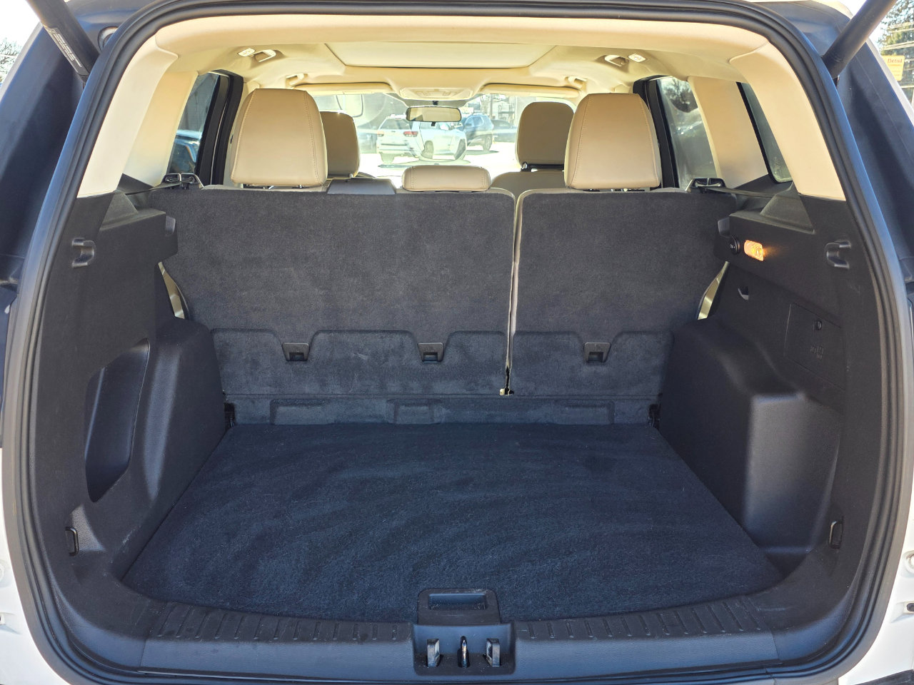 Used 2019 Ford Escape SEL image 17