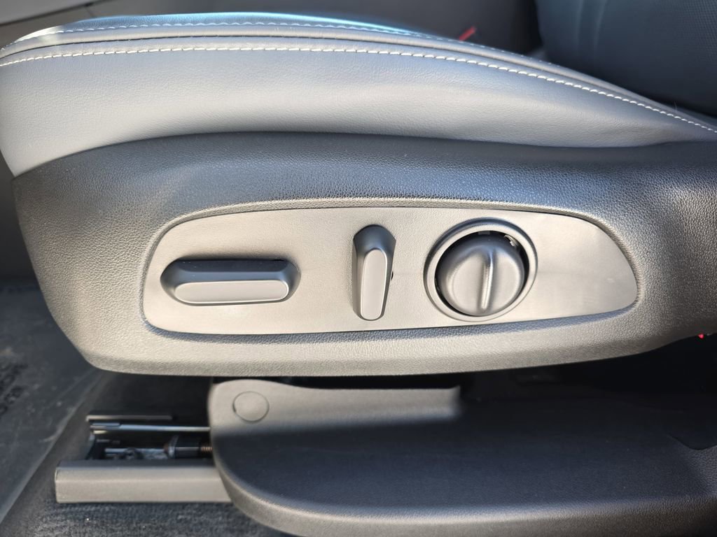 Used 2021 Buick Enclave Essence image 31