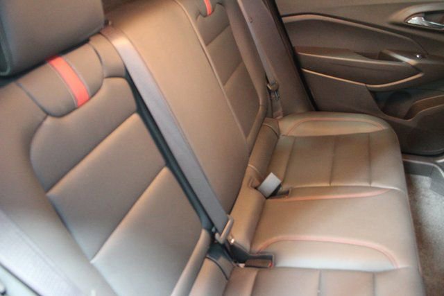 Used 2025 Chevrolet Trax RS w/ Sunroof Package image 11