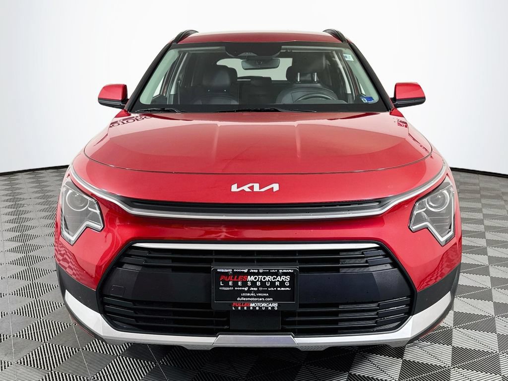 Used 2025 Kia Niro EX w/ EX Cold Weather Package FWD image 2