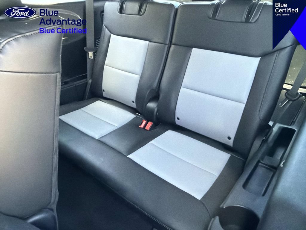 Used 2023 Ford Explorer XLT w/ Equipment Group 202A RWD image 15