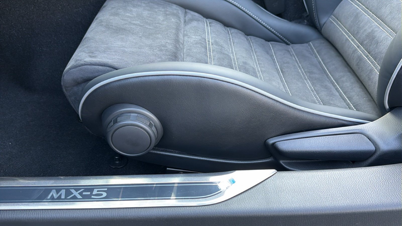 New 2026 MAZDA MX-5 Miata RF Club w/ Interior Package RWD image 16