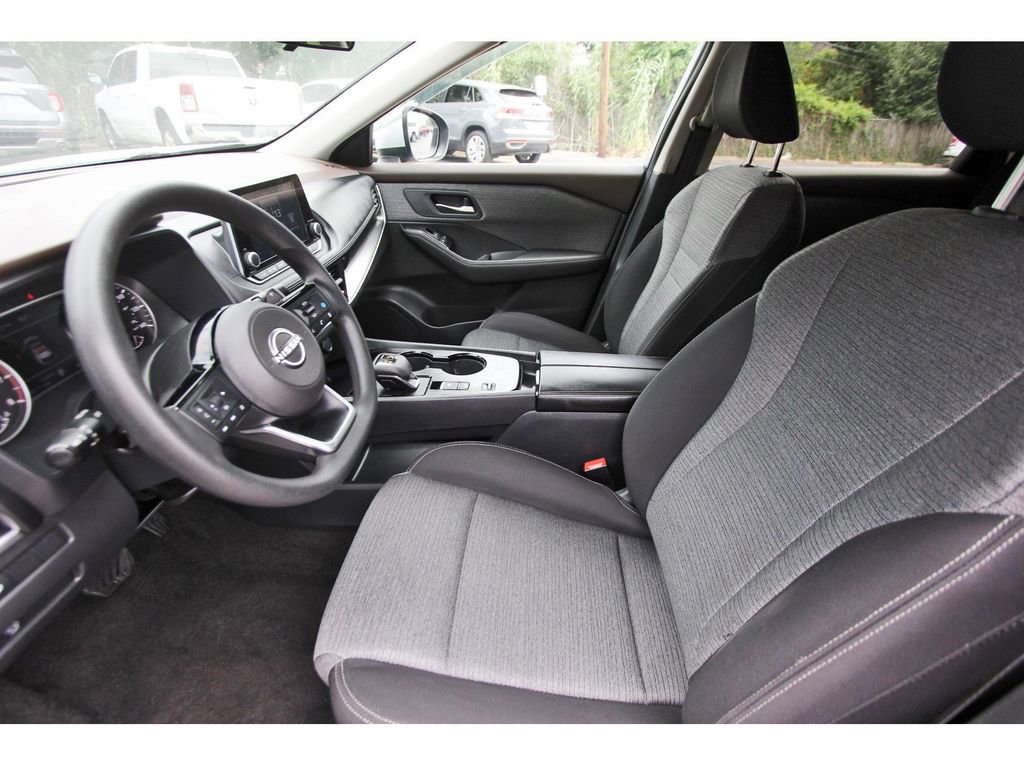 Used 2023 Nissan Rogue SV FWD image 13
