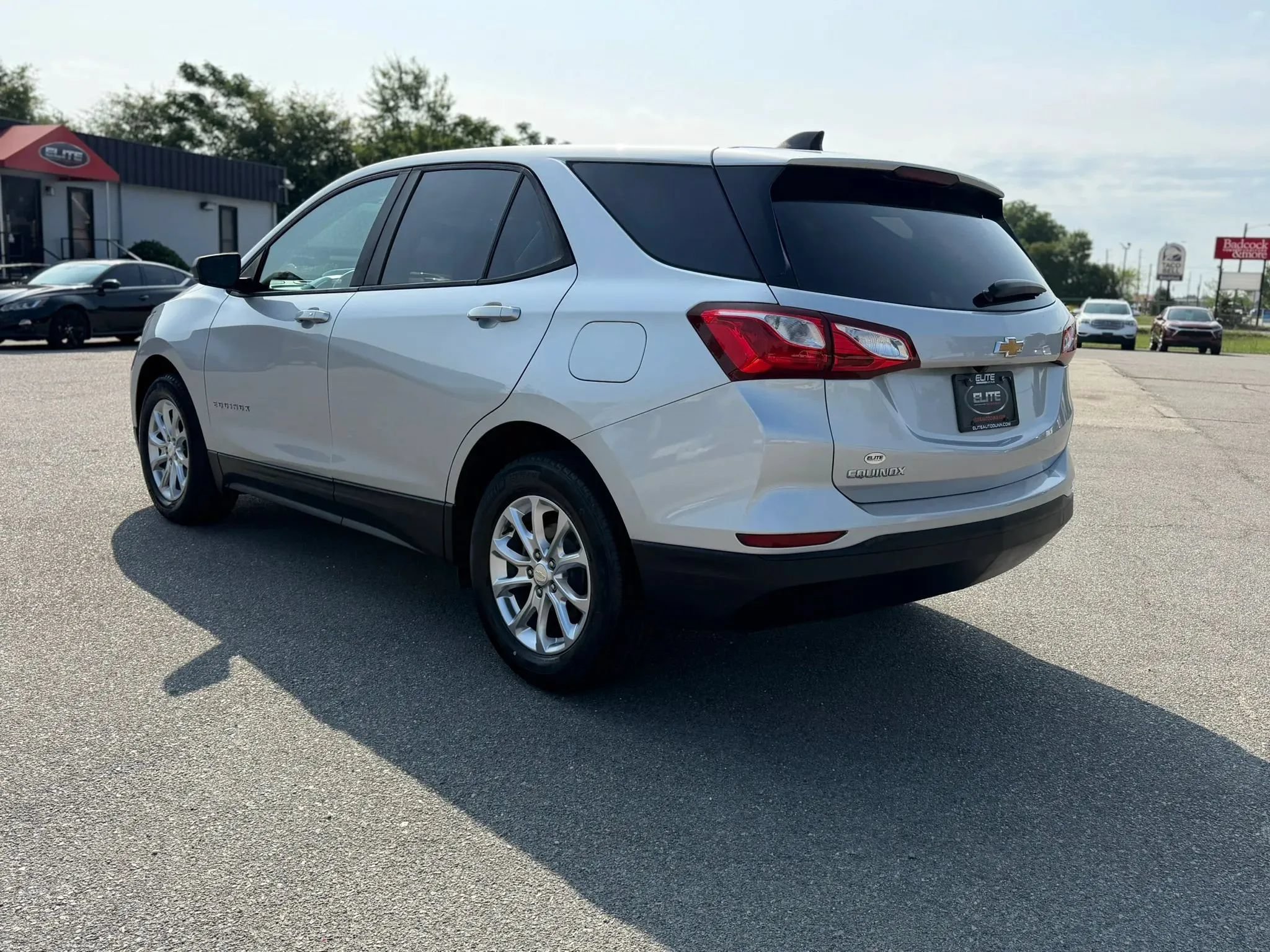 Used 2021 Chevrolet Equinox LS w/ LS Convenience Package FWD image 9