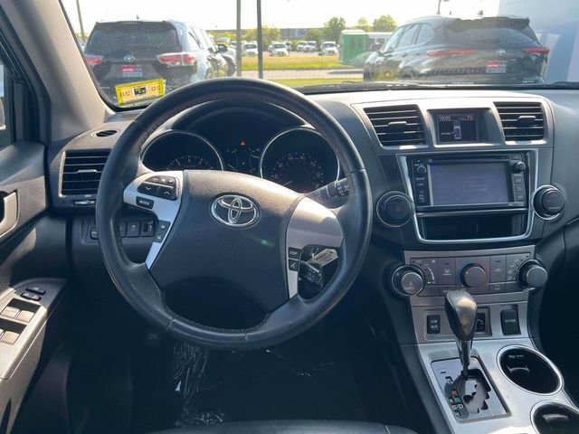 Used 2013 Toyota Highlander SE AWD/4WD image 25
