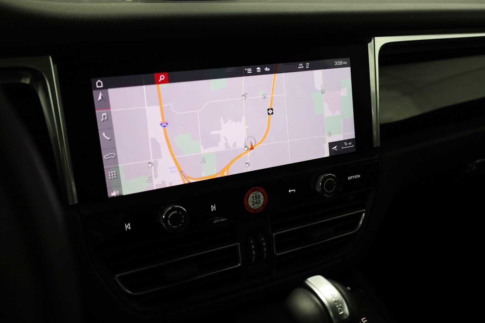 Certified 2025 Porsche Macan image 33