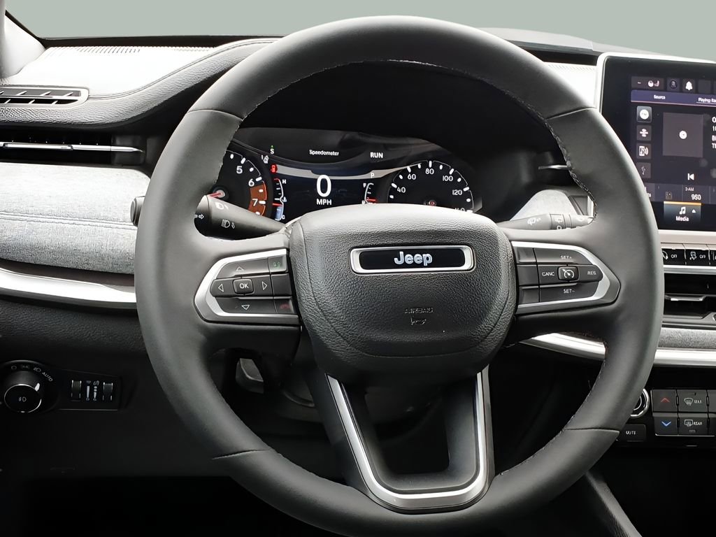 Used 2023 Jeep Compass Latitude w/ Convenience Group image 9