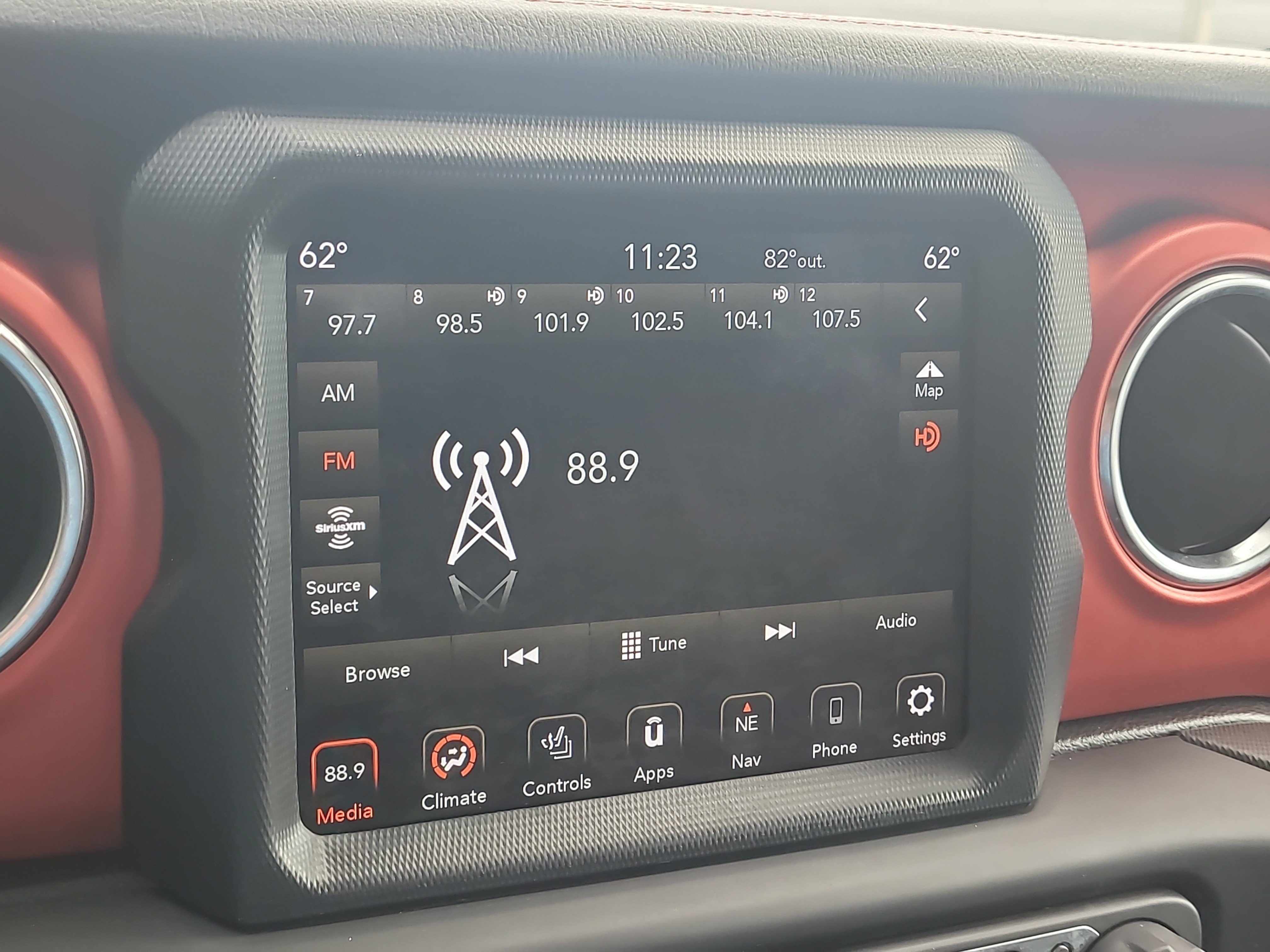 Used 2020 Jeep Gladiator Rubicon AWD/4WD image 23