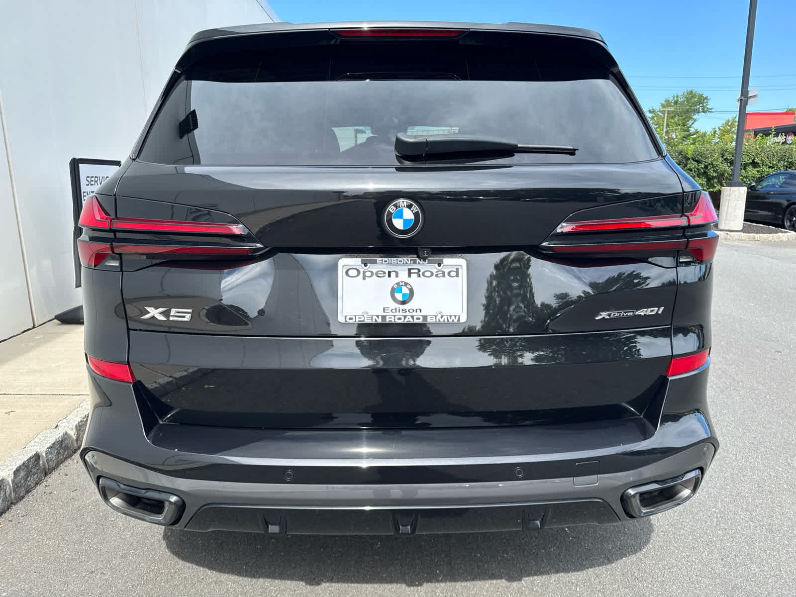 Used 2024 BMW X5 xDrive40i w/ M Sport Package AWD/4WD image 7