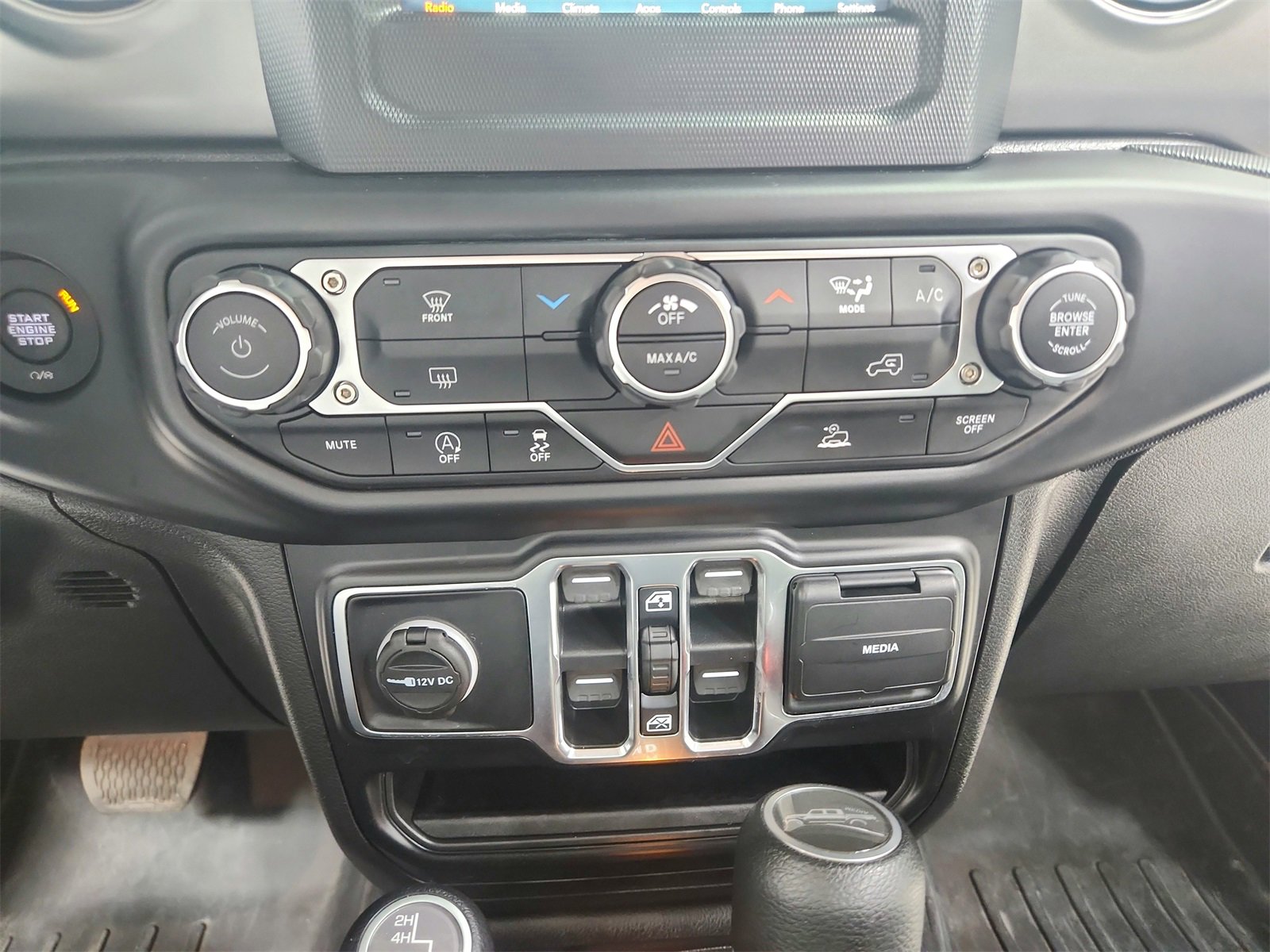 Used 2022 Jeep Gladiator Sport image 28