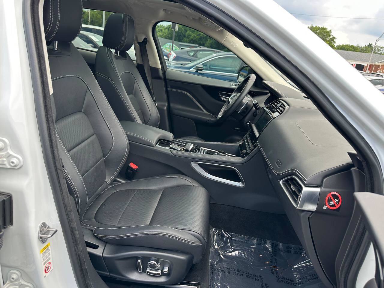 Used 2019 Jaguar F-PACE R-Sport AWD/4WD image 28