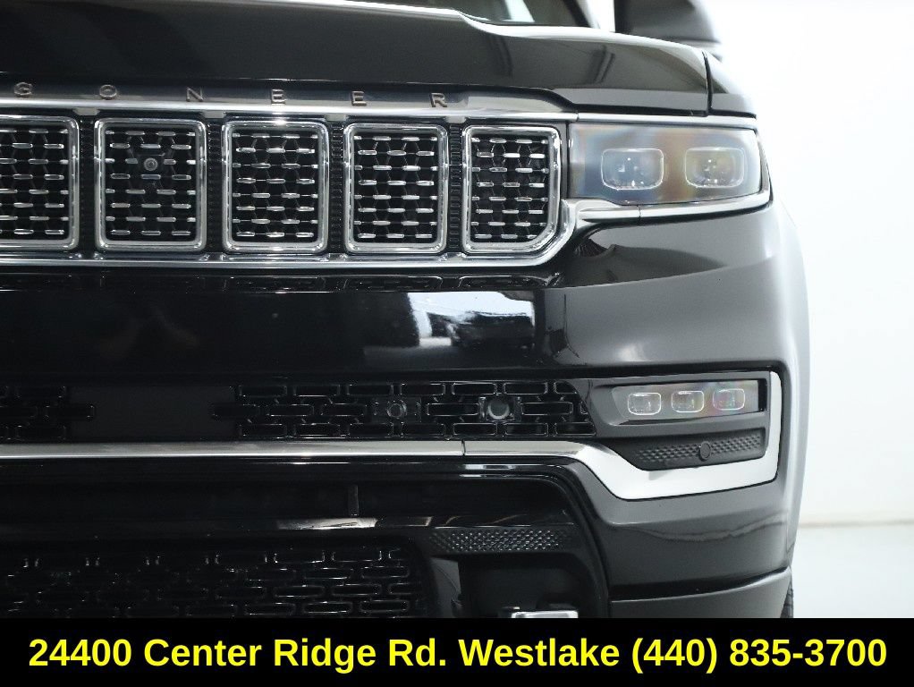 Used 2024 Jeep Grand Wagoneer Series III w/ HD Trailer Tow Package AWD/4WD image 8