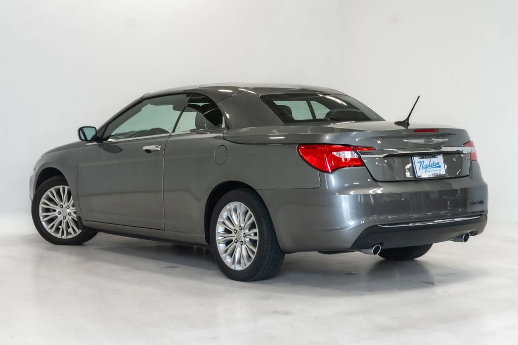 Used 2011 Chrysler 200 Limited FWD image 25