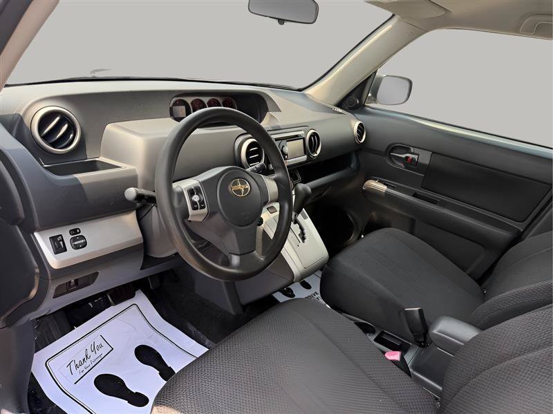 Used 2010 Scion xB FWD image 16