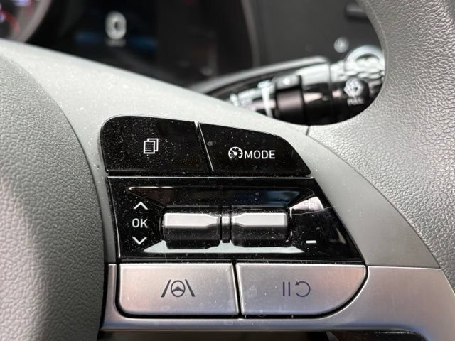 Used 2023 Hyundai Elantra SEL FWD image 16