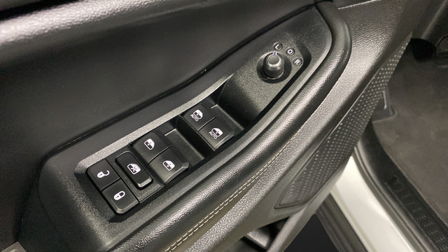 Used 2023 Jeep Grand Cherokee Altitude AWD/4WD image 22