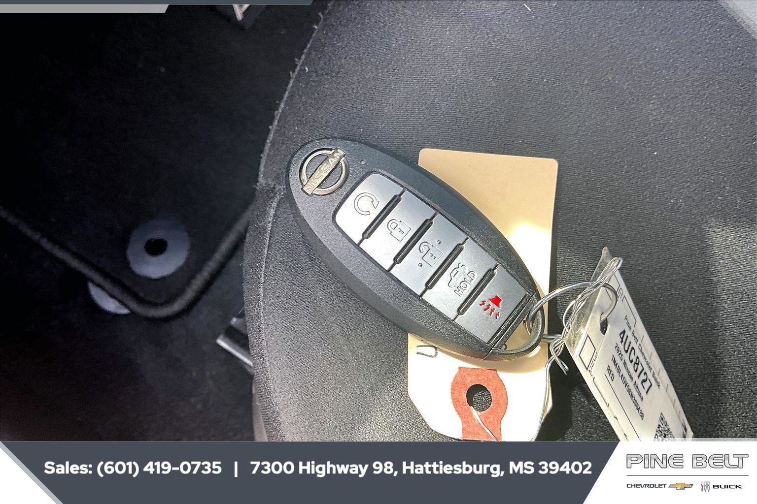 Used 2025 Nissan Altima 2.5 SV image 9