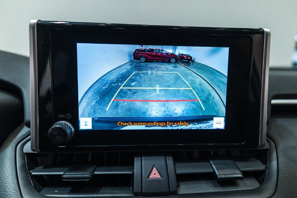 Certified 2025 Toyota RAV4 LE AWD/4WD image 28