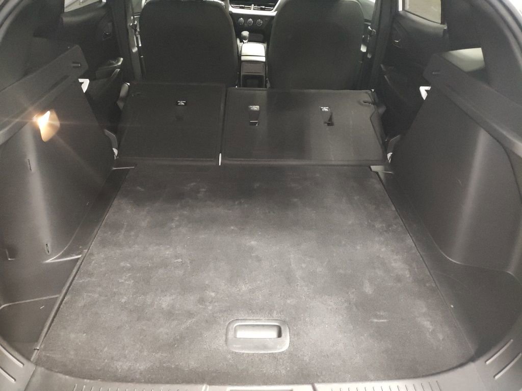 Certified 2024 Chevrolet Trax RS w/ Driver Confidence Package image 16