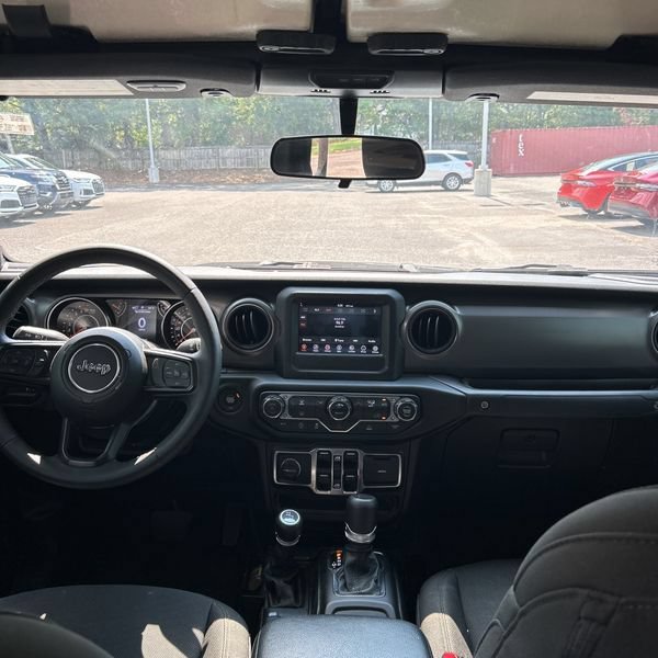 Used 2023 Jeep Gladiator Sport AWD/4WD image 21