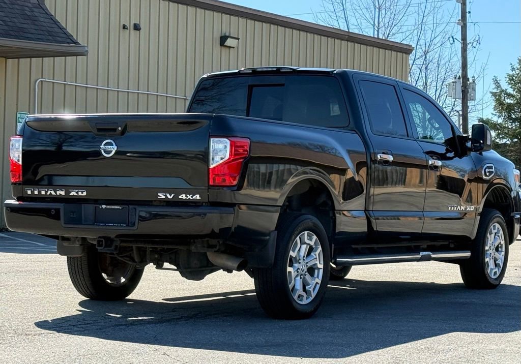 Used 2019 Nissan Titan SV w/ SV Convenience Package image 5