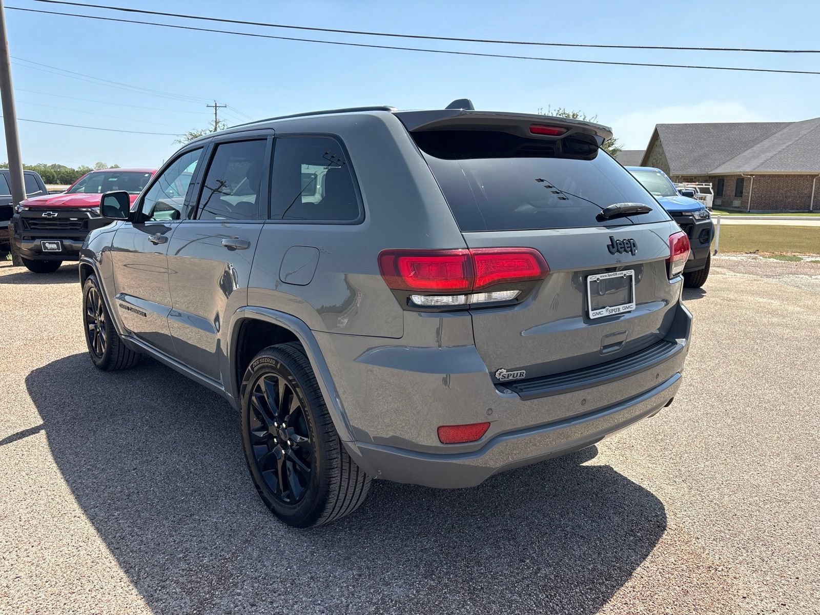 Used 2021 Jeep Grand Cherokee Laredo X RWD image 4