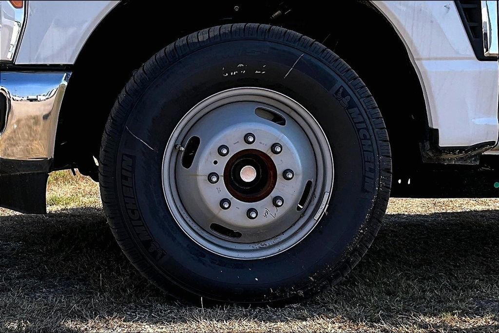 New 2023 Ford F350 XL w/ XL Chrome Package image 8