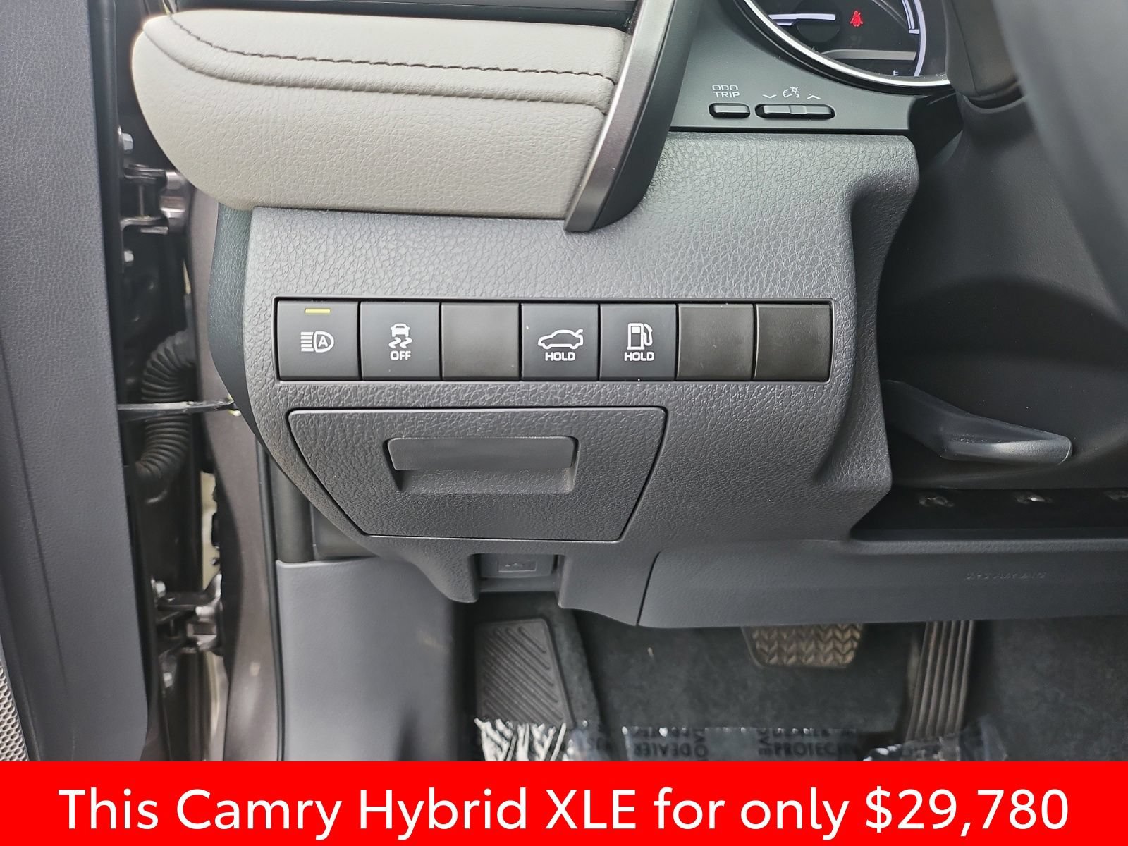 Used 2023 Toyota Camry XLE FWD image 25