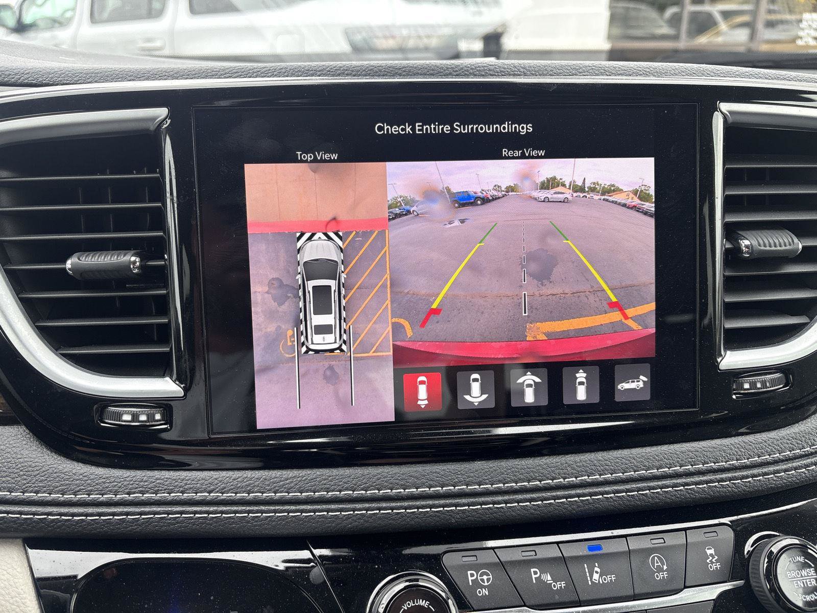 Used 2023 Chrysler Pacifica Limited FWD image 24