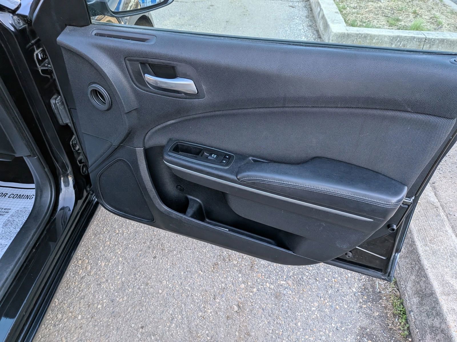 Used 2015 Dodge Charger SE image 28