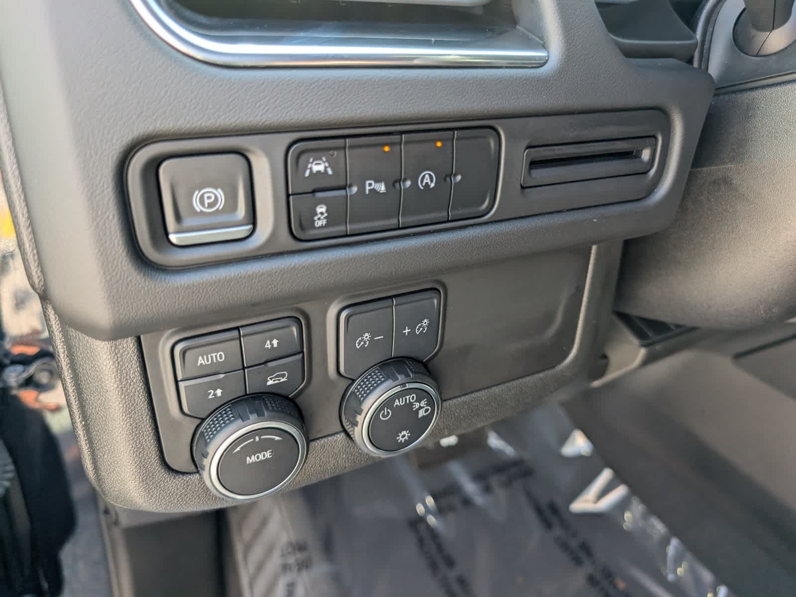 Certified 2023 Chevrolet Suburban LT AWD/4WD image 22