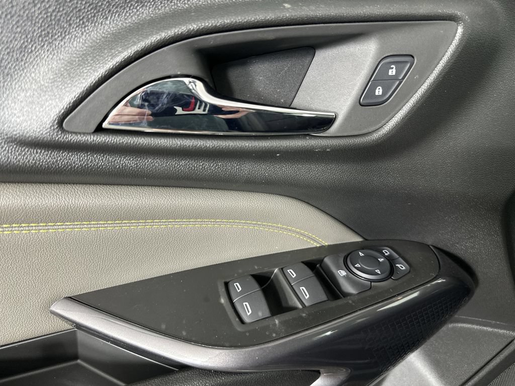 New 2026 Chevrolet Trax ACTIV w/ Sunroof Package FWD image 24