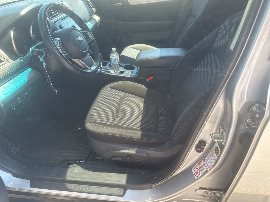 Used 2018 Subaru Outback 2.5i Premium AWD/4WD image 3