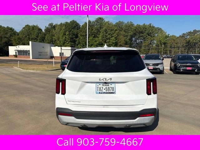 Used 2024 Kia Sorento LX FWD image 5