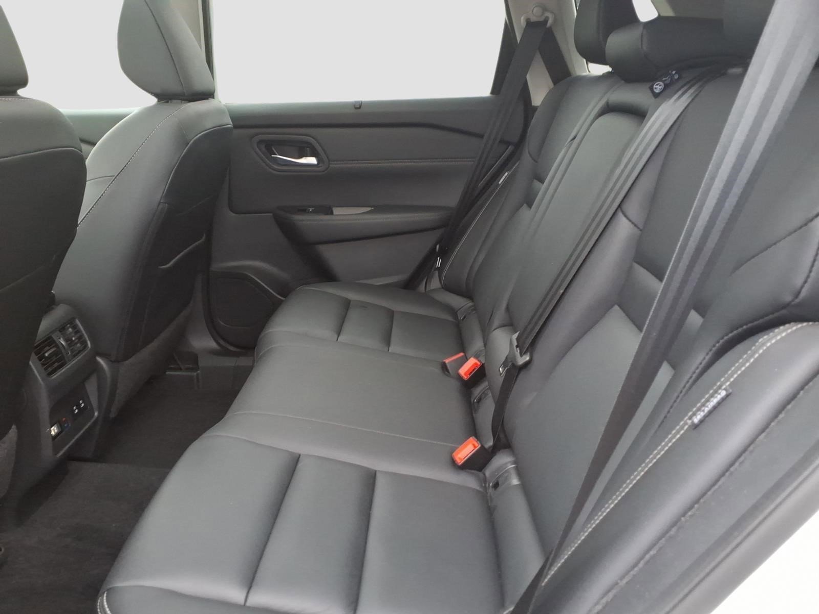 Used 2024 Nissan Rogue SL w/ SL Premium Package AWD/4WD image 14