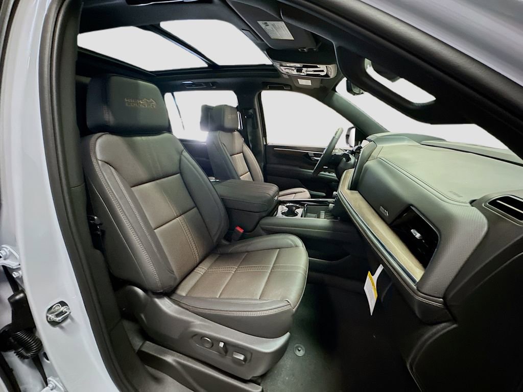 New 2026 Chevrolet Suburban High Country image 33
