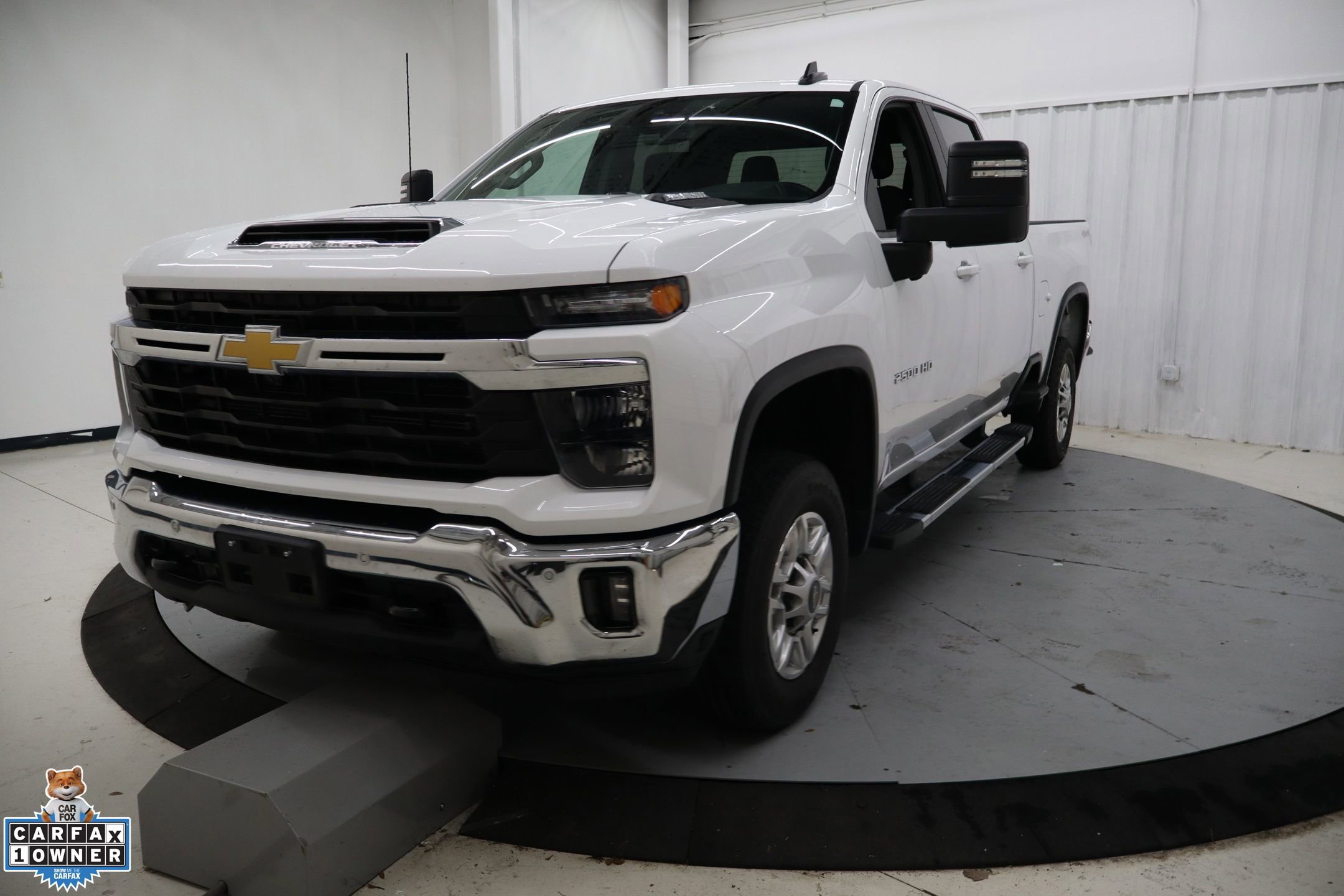 Used 2025 Chevrolet Silverado 2500 LT w/ Safety Package AWD/4WD image 5