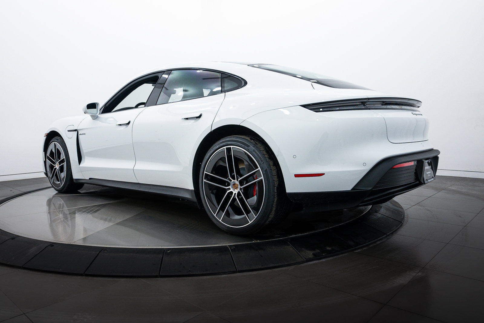 New 2025 Porsche Taycan 4S image 3