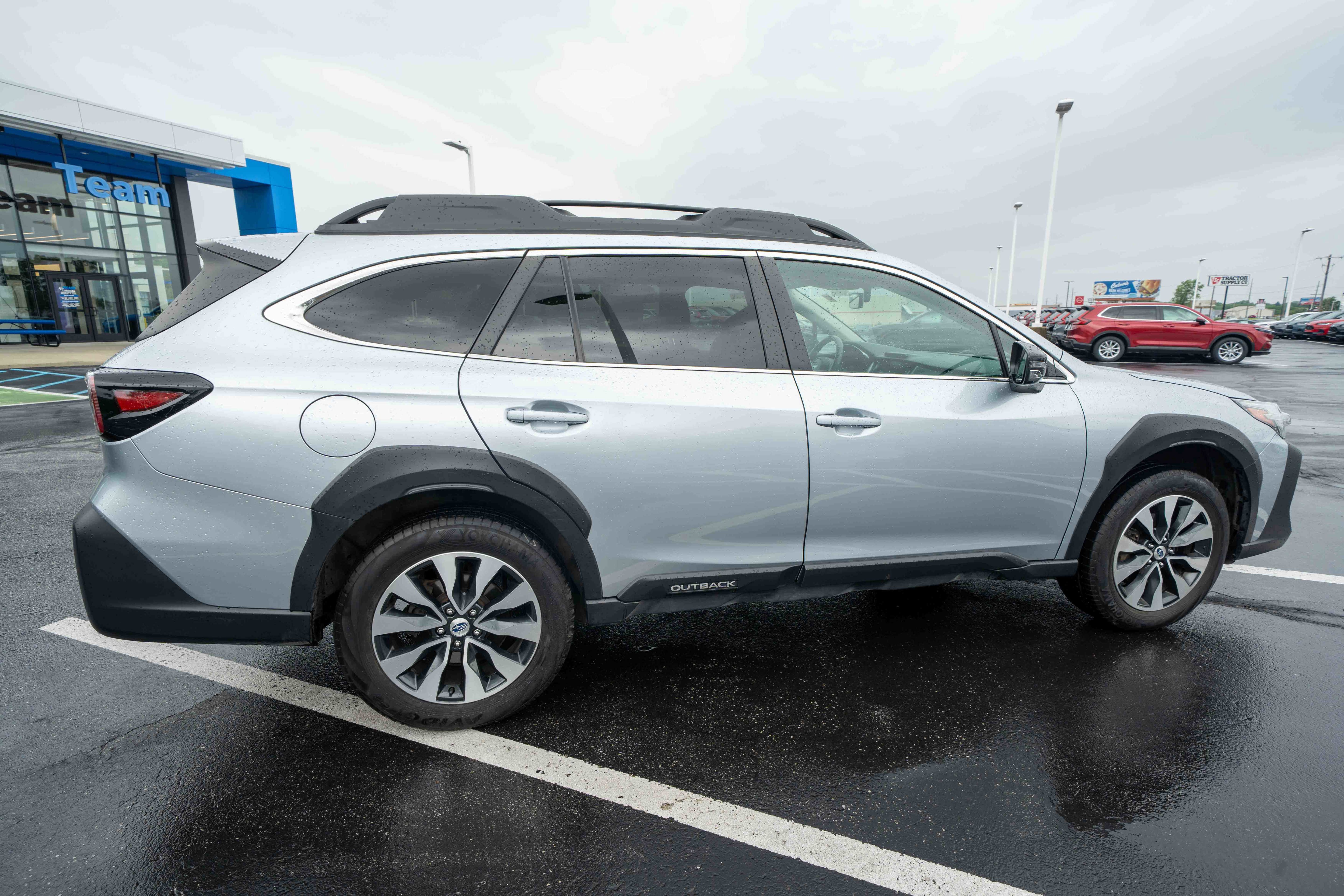 Used 2023 Subaru Outback Limited AWD/4WD image 6