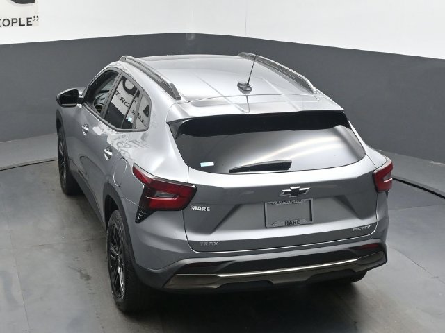 Used 2024 Chevrolet Trax ACTIV w/ Sunroof Package FWD image 62