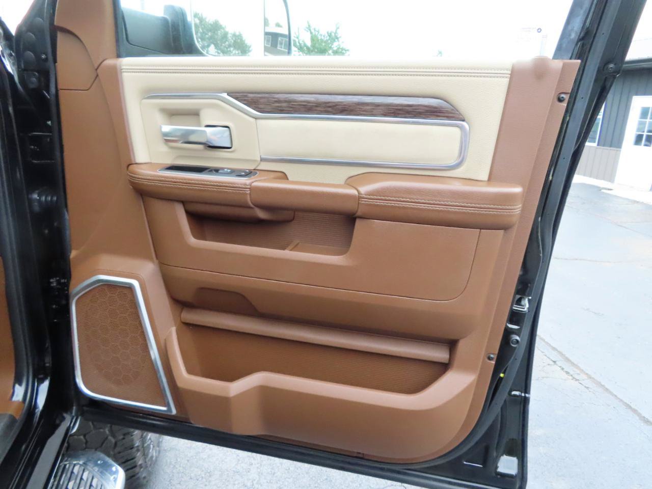 Used 2021 RAM 2500 Laramie AWD/4WD image 52