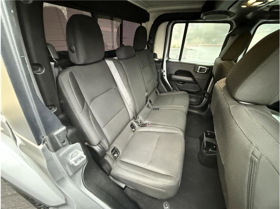 Used 2020 Jeep Gladiator Overland image 21