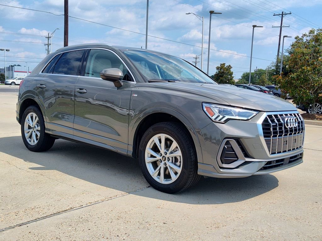Used 2025 Audi Q3 2.0T Premium w/ Convenience Package AWD/4WD image 15